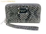 SA528448 : MICHAEL KORS マイケルコース パイソンプリント フォンケース グレーの詳細はこちらから