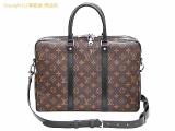 SA531337 : ルイ・ヴィトン LOUIS VITTON モノグラム・マカサー PDV PM M52005の詳細はこちらから