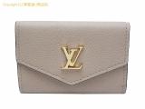 SA531339 : ルイ・ヴィトン LOUIS VUITTON カーフレザー コンパクトウォレット/三つ折り財布 ポルトフォイユ・ロックミニ M69340 グレージュの詳細はこちらから