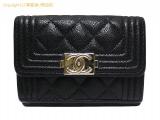 SA532625 : シャネル CHANEL キャビアスキン BOY CHANEL マトラッセ 三つ折り財布 コンパクトウォレット A84432 ブラック ゴールド金具の詳細はこちらから