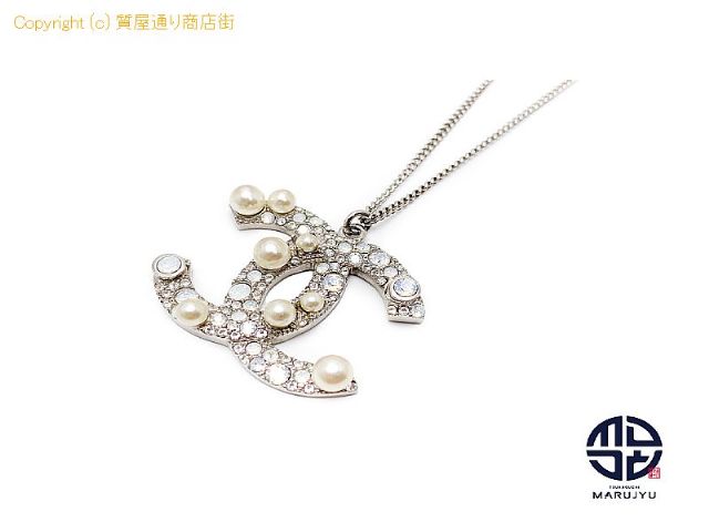 シャネル CHANEL シャネル B17K フェイクパール ココマーク ネックレス ロング アクセサリー 【 TM2311011 】の基本紹介画像 シャネル CHANEL シャネル B17K フェイクパール ココマーク ネックレス ロング アクセサリー 【 TM2311011 】の基本紹介画像