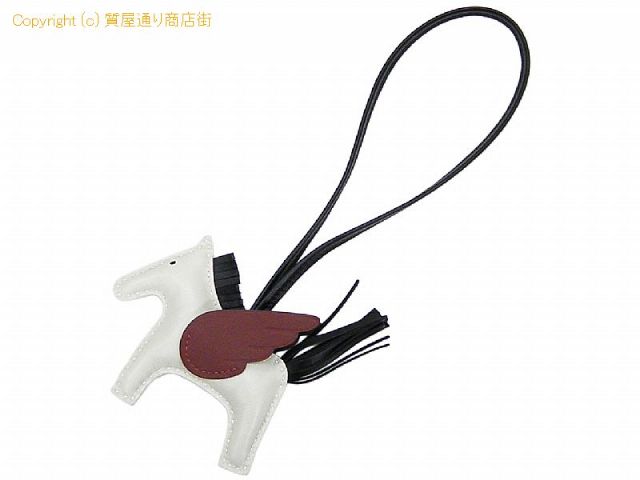 エルメス エルメス HERMES バッグチャーム ペガサス ロデオPM クレ/ブラック/ルージュアッシュ B刻印 【 SA532226 】の基本紹介画像 エルメス エルメス HERMES バッグチャーム ペガサス ロデオPM クレ/ブラック/ルージュアッシュ B刻印 【 SA532226 】の基本紹介画像