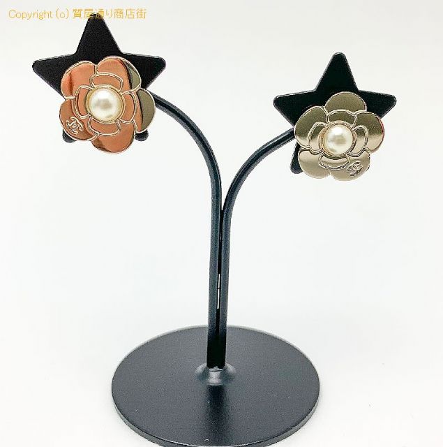シャネル CHANEL シャネル カメリア フェイクパール ココマーク ピアス 【 TM2005158 】のオプション紹介画像(4) シャネル CHANEL シャネル カメリア フェイクパール ココマーク ピアス 【 TM2005158 】のオプション紹介画像(4)