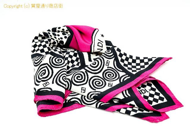 フェンディ FENDI フェンディ シルク スカーフ 【 TM2110023 】のオプション紹介画像(2) フェンディ FENDI フェンディ シルク スカーフ 【 TM2110023 】のオプション紹介画像(2)