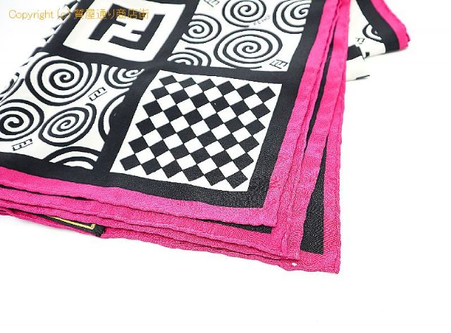 フェンディ FENDI フェンディ シルク スカーフ 【 TM2110023 】のオプション紹介画像(5) フェンディ FENDI フェンディ シルク スカーフ 【 TM2110023 】のオプション紹介画像(5)