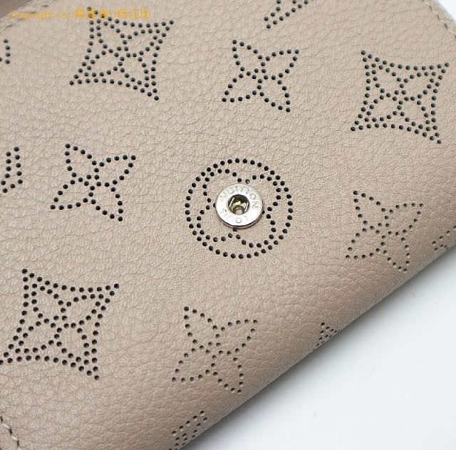 ルイ ヴィトン マヒナライン LOUIS VUITTON ルイヴィトン マヒナライン ポルトフォイユ・イリス コンパクト 財布 M62542 ガレ 【 TM2202072 】のオプション紹介画像(5) ルイ ヴィトン マヒナライン LOUIS VUITTON ルイヴィトン マヒナライン ポルトフォイユ・イリス コンパクト 財布 M62542 ガレ 【 TM2202072 】のオプション紹介画像(5)