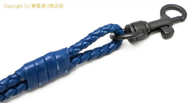 ボッテガヴェネタ ボッテガヴェネタ  イントレチャート 青 ナッパ ネックストラップ キーホルダー ※リング欠品 【 TM2205087 】のオプション紹介画像(1) ボッテガヴェネタ ボッテガヴェネタ  イントレチャート 青 ナッパ ネックストラップ キーホルダー ※リング欠品 【 TM2205087 】のオプション紹介画像(1)