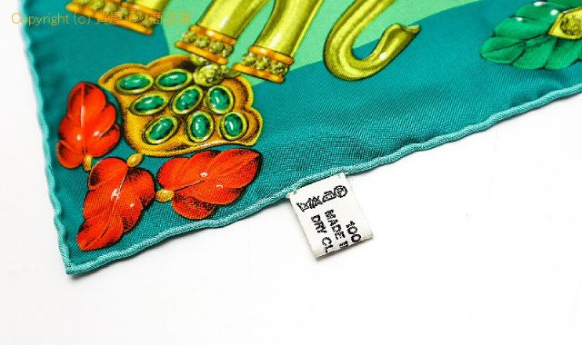 カルティエ カルティエ  スカーフ 【 TM2206030 】のオプション紹介画像(2) カルティエ カルティエ  スカーフ 【 TM2206030 】のオプション紹介画像(2)