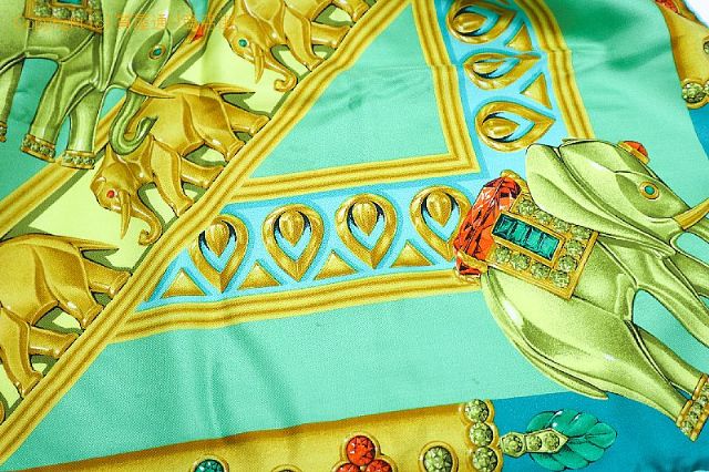 カルティエ カルティエ  スカーフ 【 TM2206030 】のオプション紹介画像(4) カルティエ カルティエ  スカーフ 【 TM2206030 】のオプション紹介画像(4)