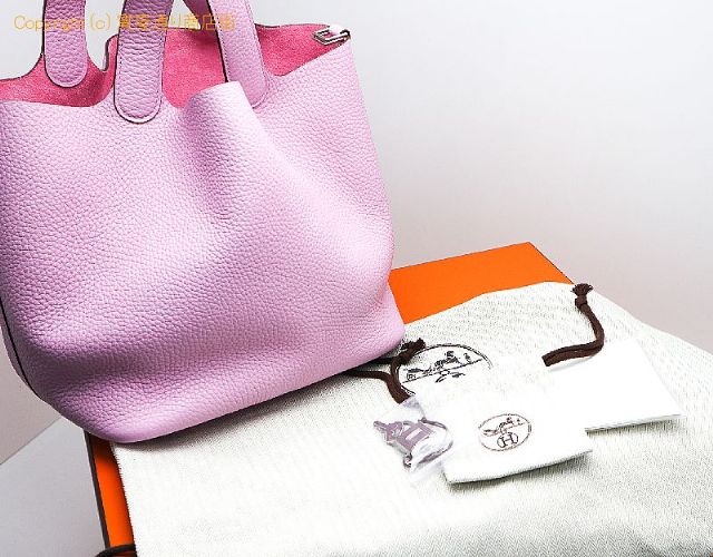 エルメス ピコタン HERMES エルメス トリヨンクレマンス モーヴシルベストル シルバー金具 ピコタンロックMM ハンドバック  Z刻印(2021年製) 【 TM2208141 】のオプション紹介画像(5) エルメス ピコタン HERMES エルメス トリヨンクレマンス モーヴシルベストル シルバー金具 ピコタンロックMM ハンドバック  Z刻印(2021年製) 【 TM2208141 】のオプション紹介画像(5)