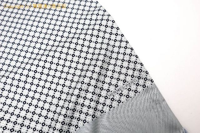 エルメス HERMES エルメス シルク リバーシブル ストール マフラー 461123T 【 TM2211061 】のオプション紹介画像(2) エルメス HERMES エルメス シルク リバーシブル ストール マフラー 461123T 【 TM2211061 】のオプション紹介画像(2)