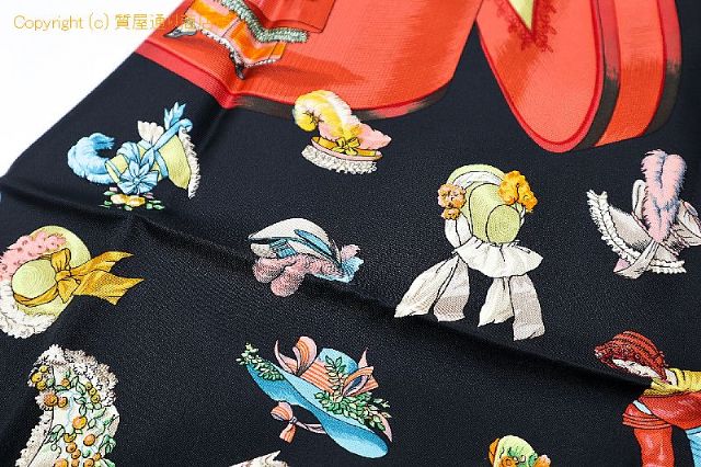 エルメス HERMES エルメス Paris Modiste パリの帽子店 シルク ブラック スカーフ カレ90 アパレル 【 TM2301080 】のオプション紹介画像(5) エルメス HERMES エルメス Paris Modiste パリの帽子店 シルク ブラック スカーフ カレ90 アパレル 【 TM2301080 】のオプション紹介画像(5)