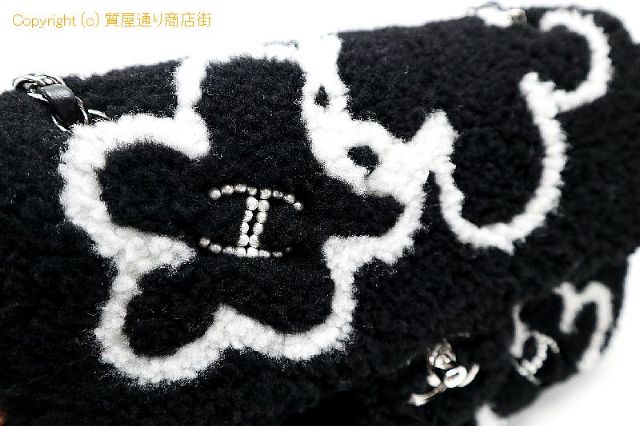 シャネル CHANEL  シャネル ムートン カメリア ココマーク チェーンショルダーバック AS3407 モコモコ 黒 シルバー金具 【 TM2302052 】のオプション紹介画像(2) シャネル CHANEL  シャネル ムートン カメリア ココマーク チェーンショルダーバック AS3407 モコモコ 黒 シルバー金具 【 TM2302052 】のオプション紹介画像(2)