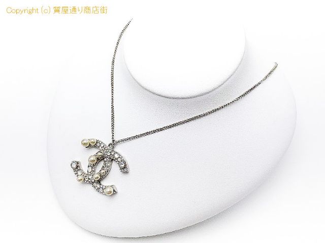 シャネル CHANEL シャネル B17K フェイクパール ココマーク ネックレス ロング アクセサリー 【 TM2311011 】のオプション紹介画像(4) シャネル CHANEL シャネル B17K フェイクパール ココマーク ネックレス ロング アクセサリー 【 TM2311011 】のオプション紹介画像(4)